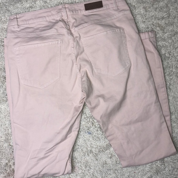 👖3/$25👖Pink ankle pants - Picture 3 of 5